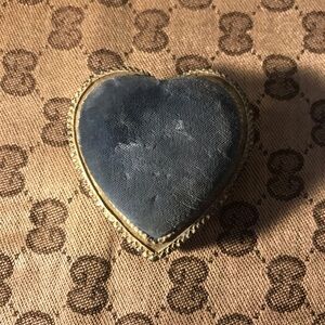 🟦Woman’s vintage Heavy Heart-Shaped Blue and Gold Trinket Box